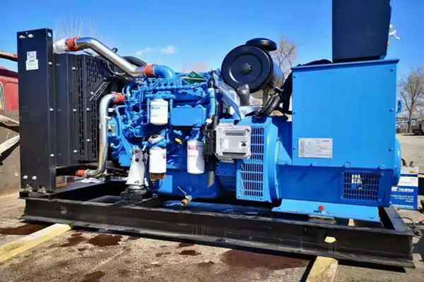 尊龙凯时z6官网首页-尊龙(中国)机电一批柴油发电机组发往客户手中