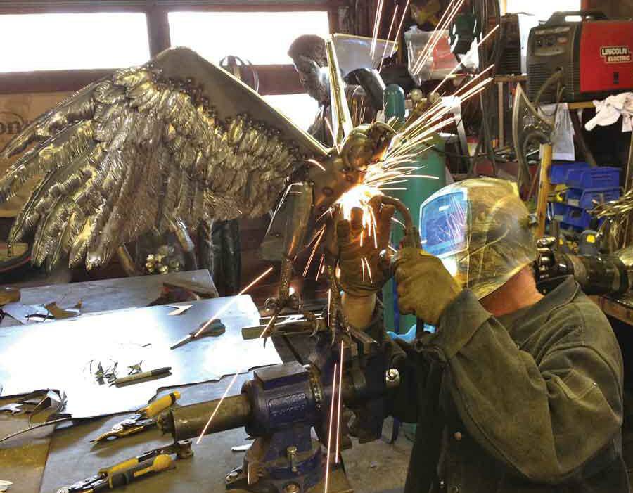 全球钣金新闻-金属制造狂：焊工制作动物的金属钣金-九游体育娱乐最新网站-九游(中国)