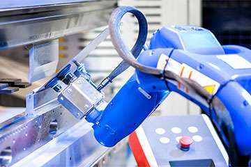 钣金行业资讯-采用机器人钣金折弯，钣金加工行业已经不再需要大批量的尺寸来使用机器人折弯机-九游体育娱乐最新网站-九游(中国)